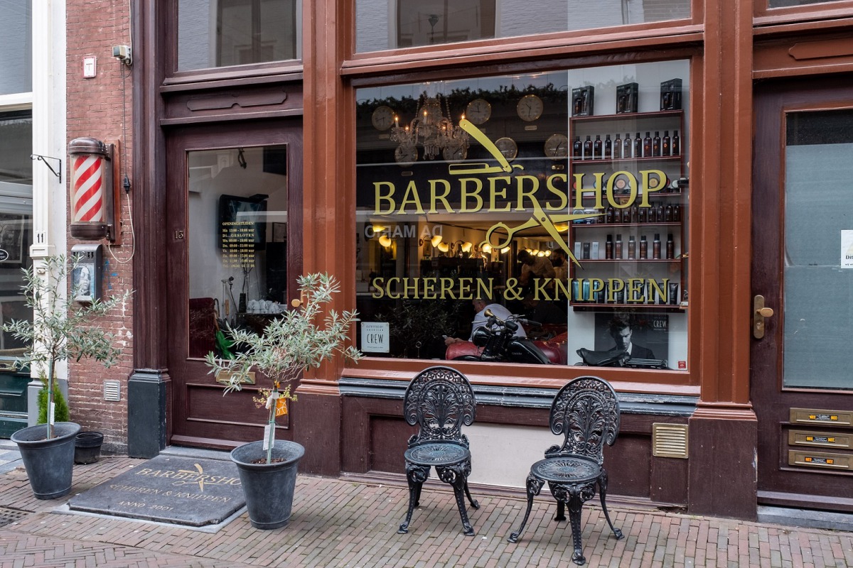 Sherwany Barbershop aan de Grote Overstraat in Deventer